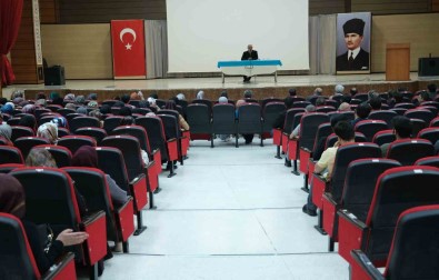 Necip Fazil Kisakürek'i Anma Programi Düzenlendi