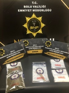 Üzerlerinden 57,57 Gram Uyusturucu Çikan 2 Sahis Tutuklandi