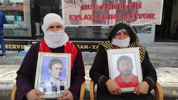 Muşlu aileler çocukları için HDP önündeki eylemlerini sürdürdü