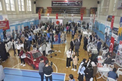 Yozgat'ta 16 Üniversite Görücüye Çikti