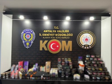 Antalya'da Üç Ilçede Kaçakçilik Operasyonu