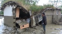 Mus'ta Yasanan Sel Felaketinde Araç Ve Evler Hasar Gördü