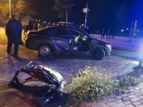 Sögüt'te Trafik Kazasi Açiklamasi 1'I Agir 3 Yarali