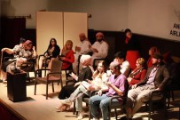 'Uçusa Haziriz' Adli Tiyatro Oyunu Sahnelendi Haberi