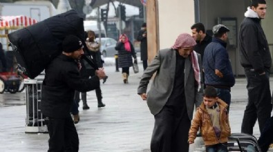 Göç İdaresi Başkanlığı: 96 bin 785 düzensiz göçmenin girişi engellendi