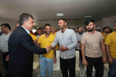 Gül Ile Fadiloglu, Isçileri Ve Esnafla Bir Araya Gelerek Sorunlarini Dinledi