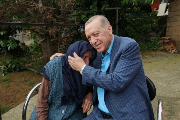 Başkan Erdoğan’dan eski komşusuna sürpriz ziyaret!
