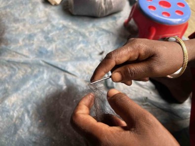 Bangladesli Kadinlar Günlük 50 Takaya Çalisip 8 Bin Taka Degerinde Peruk Üretiyor