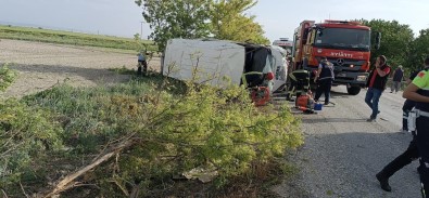 Karaman'da Tarim Isçilerini Tasiyan Minibüs Devrildi Açiklamasi 16 Yarali