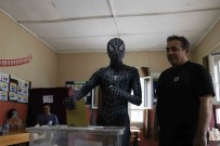 Adanali 'Örümcek Adam', Cumhurbaskanligi Seçimi Için Oyunu Kullandi Haberi