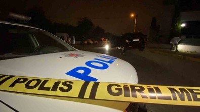 Ayrilmak Isteyen Sevgilisini Cadde Ortasinda Tabancayla Vurdu