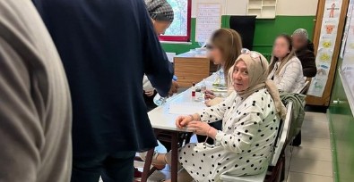 CHP’nin sözde 'adalet'çisi provokatör Şenay Günaydın İstanbul'da sandık görevlisi çıktı