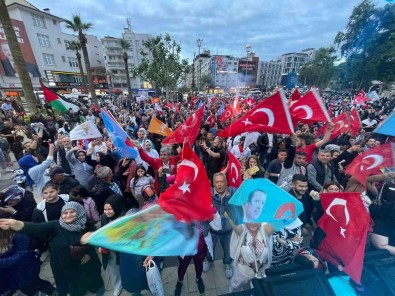 Denizli'de Cumhur Ittifaki Seçim Zaferini Kutladi