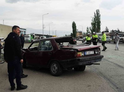 Erzurum'da Otobüs Ile Otomobil Çarpisti Açiklamasi 1 Ölü, 1 Yarali