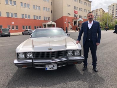 Merhum Alparslan Türkes'in Otomobiliyle Oy Kullanmaya Geldi