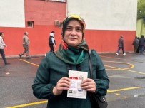 Oy Kullanabilmek Için Azerbaycan'dan Geldi