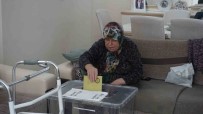 Oy Kullanmaya Gidemeyen Seçmene 'Seyyar Sandik' Gitti Haberi