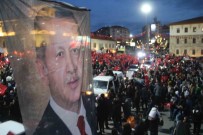 Sivas'ta Vatandaslar Meydanlara Akin Etti Haberi