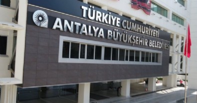 Antalya Büyükşehir Belediyesi'nde CHP vandallığı! Kılıçdaroğlu'na oy vermediği için darbettiler