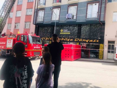 Bilecik'te Intihara Tesebbüs Eden Sahsi Görenler Hemen Canli Yayin Açti