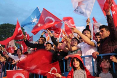 Cumhurbaskani Erdogan'in Seçim Zaferine Konya'da Coskulu Kutlama