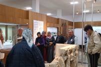 Karaman'da Depremzedeler Tarihi Yerleri Gezdi Haberi