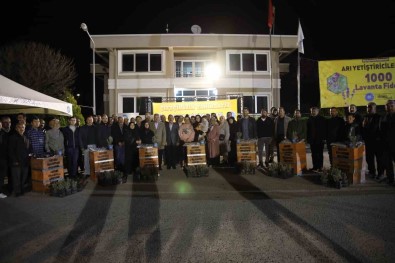 Akyurt'ta Çiftçilere Arili Kovan Dagitildi