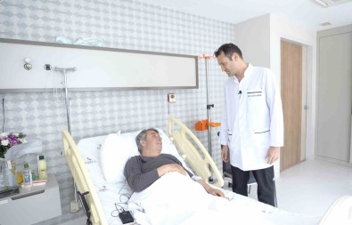 Idrarinda Kanama Ve Agri Olan Hastanin Idrar Kanalinda 3 Cm'lik Tümör Çikti