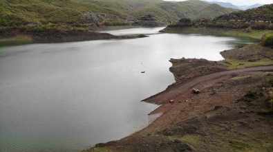 Kurakligi Firsata Çevirmislerdi Açiklamasi Ilkbaharla Su Seviyesi Yükseldi, Yol Sular Altinda Kaldi