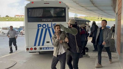 Terör Operasyonunda Yakalanan Yesil Sol Parti Milletvekili Adayi Tutuklandi