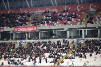 4 Eylül Stadyumu'nda Maça Taraftar Ilgi Göstermedi Haberi