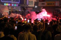 Diyarbakirlilar Galatasaray'in Sampiyonlugunu Mesalelerle Kutladi