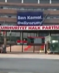 Kılıçdaroğlu'nun CHP Genel Merkezi'ndeki afişi indirildi