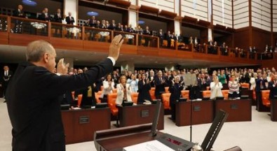 Milletvekilleri cuma, Cumhurbaşkanı cumartesi yemin edecek