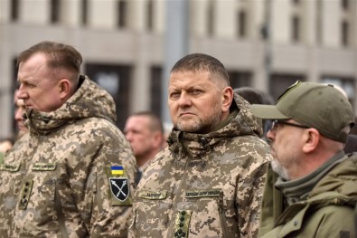 Rusya, Ukrayna Genelkurmay Baskani Ve Kara Kuvvetleri Komutani'ni Arananlar Listesine Ekledi