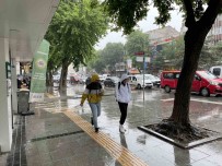 Yagmura Hazirliksiz Yakalanan Vatandaslar Islanmaktan Kaçamadi Haberi