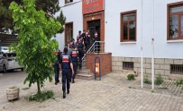 Eskisehir'de Çaldiklari Malzemeleri Antalya'da Satan 9 Süpheliden 3'Ü Tutuklandi
