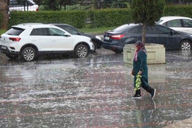 Samsun'a 44,6 Kilo Yagis Düstü, Saganagin Devam Etmesi Bekleniyor