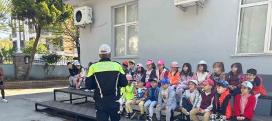 Aydin'da 250 Ögrenci 'Trafik Dedektifi' Oldu