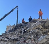 Depremde Enkazdan Yarali Olarak Çikarilmisti Hayatini Kaybetti Haberi