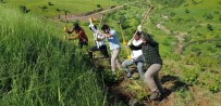Derecik'te Çiftçiler Imece Usulü Ile Birbirlerine Yardim Ediyor Haberi