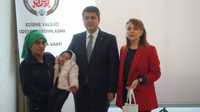 Edirne'de 32 Tip 1 Diyabetli Çocuga 'Glikoz Ölçüm Cihazi' Dagitildi