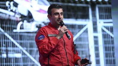 Selçuk Bayraktar: Kızılelma ve TB3, dünya muharebe tarihinde devrim yapacak