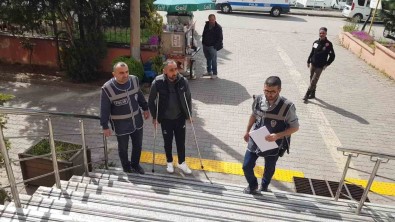 Tedavi Için Hastaneye Gidince Yakayi Ele Verdi