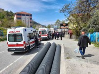 Türkeli'de 2 Otomobil Çarpisti Açiklamasi 3 Yarali Haberi