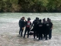 Araçlariyla Munzur Çayina Düserek Kaybolan Gençlerden Birinin Cansiz Bedenine Ulasildi Haberi