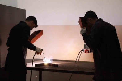 Bingöl'deki Meslek Lisesi, 1,5 Yilda 3 Milyon 500 Bin Liranin Üzerinde Ciro Elde Etti