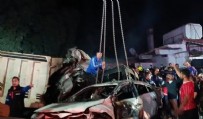  HATAY TRAFİK KAZASI - Son dakika: Hatay'da kontrolden çıkan kamyon kalabalığın arasına daldı: Ölü ve yaralılar var...