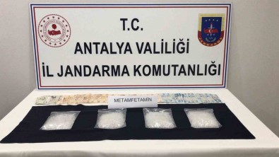 Antalya'da 1 Kilogram Metamfetamin Yakalandi Açiklamasi 2 Gözalti