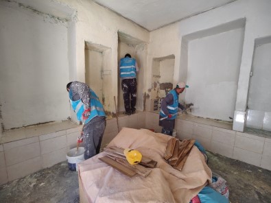 Eyyübiye'de Selden Etkilenen Tüm Evler Boyaniyor